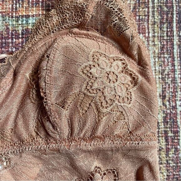 Women’s Small Aerie Halter Lace Bralette in Tan - Picture 4 of 6
